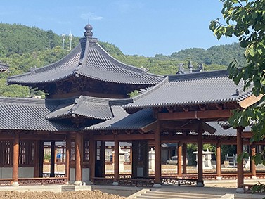 探究古建筑設(shè)計在佛教寺廟中的文化符號與現(xiàn)代設(shè)計的融合